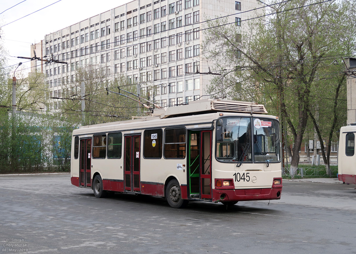 Челябинск, ЛиАЗ-5280 (ВЗТМ) № 1045