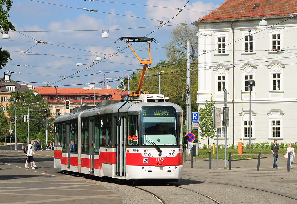 Brno, Vario LF2R.E № 1132