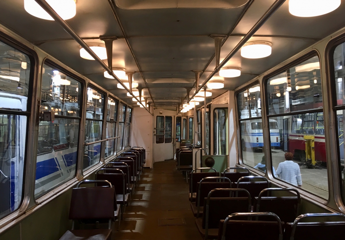 Санкт-Петербург, ЛМ-68М № 2423