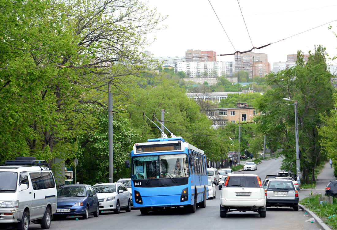 Владивосток, ЗиУ-682Г-016.02 № 241