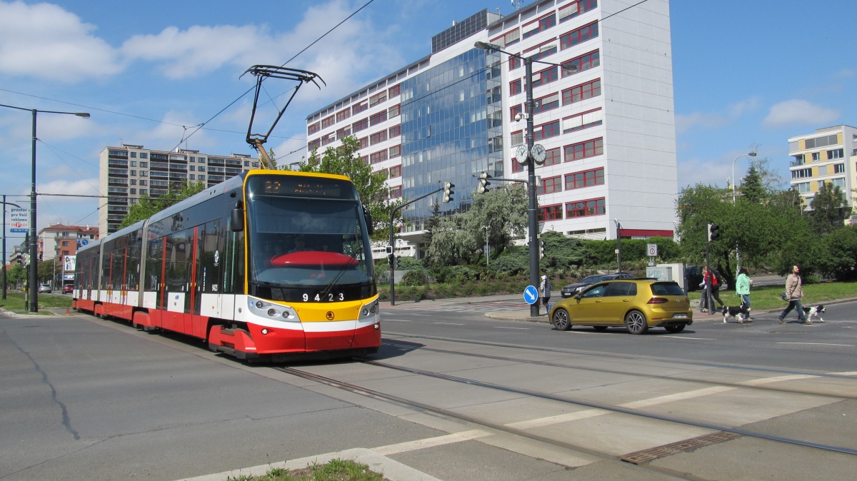 Praha, Škoda 15T7 ForCity Alfa Praha # 9423