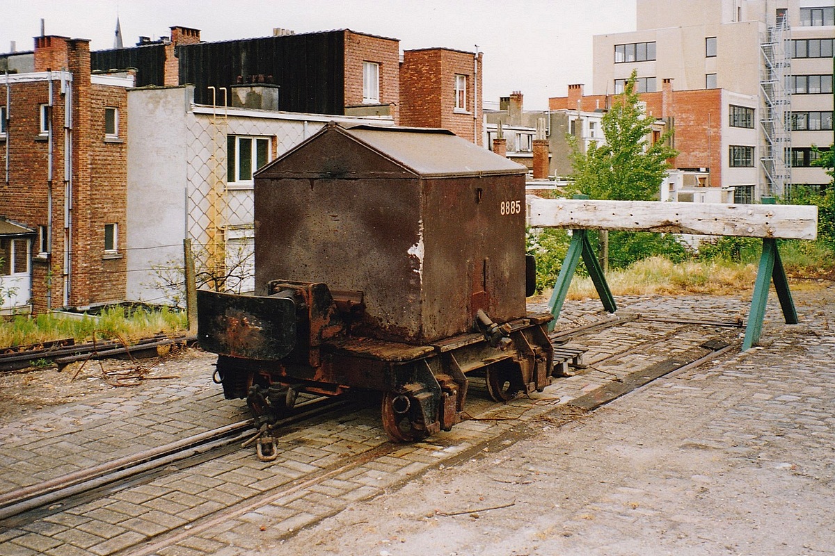 Антверпен, Двухосный грузовой прицеп № 8885; Антверпен — Старые фотографии (city trams Antwerpen 1980 — 1999)