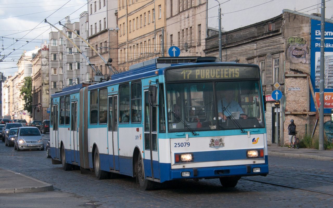 Рига, Škoda 15Tr13/6M № 25079