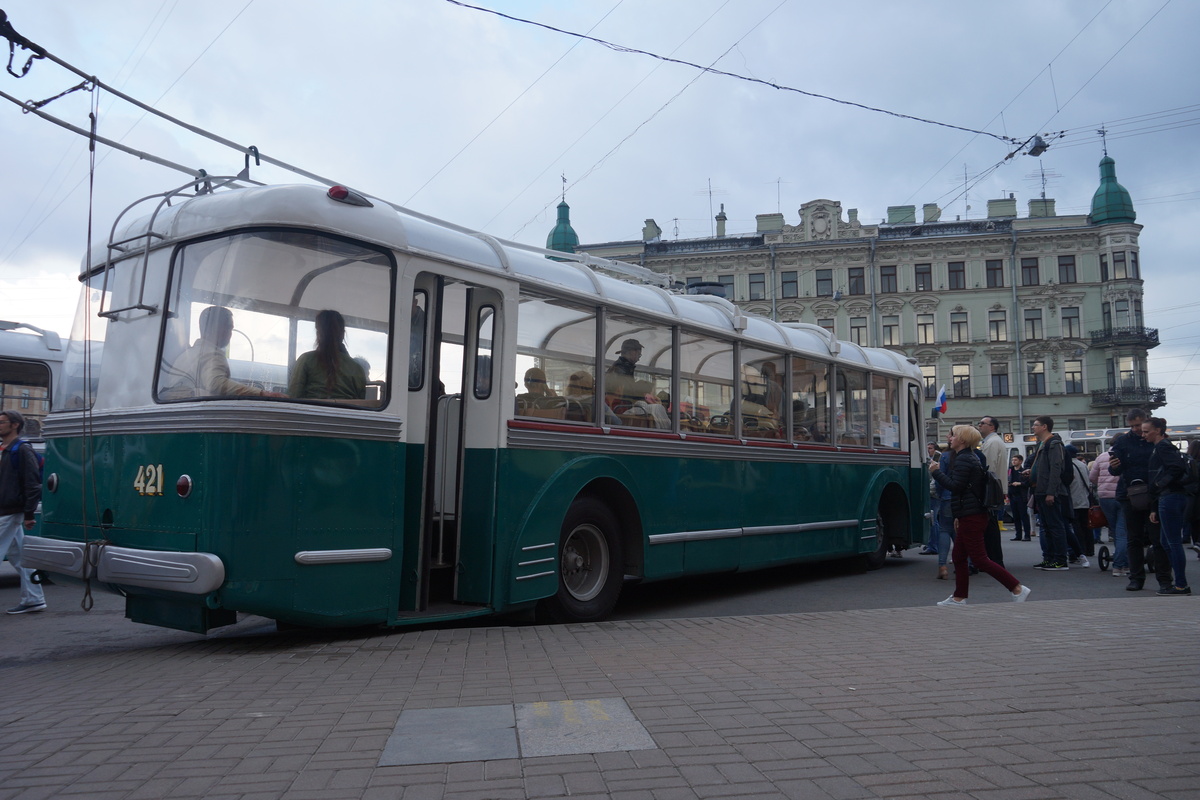 Moscova, SVARZ TBES Nr. 421; Sankt Petersburg — 5th Retro Transport parade Moscova, SVARZ TBES Nr. 421; Sankt Petersburg — 5th Retro Transport parade