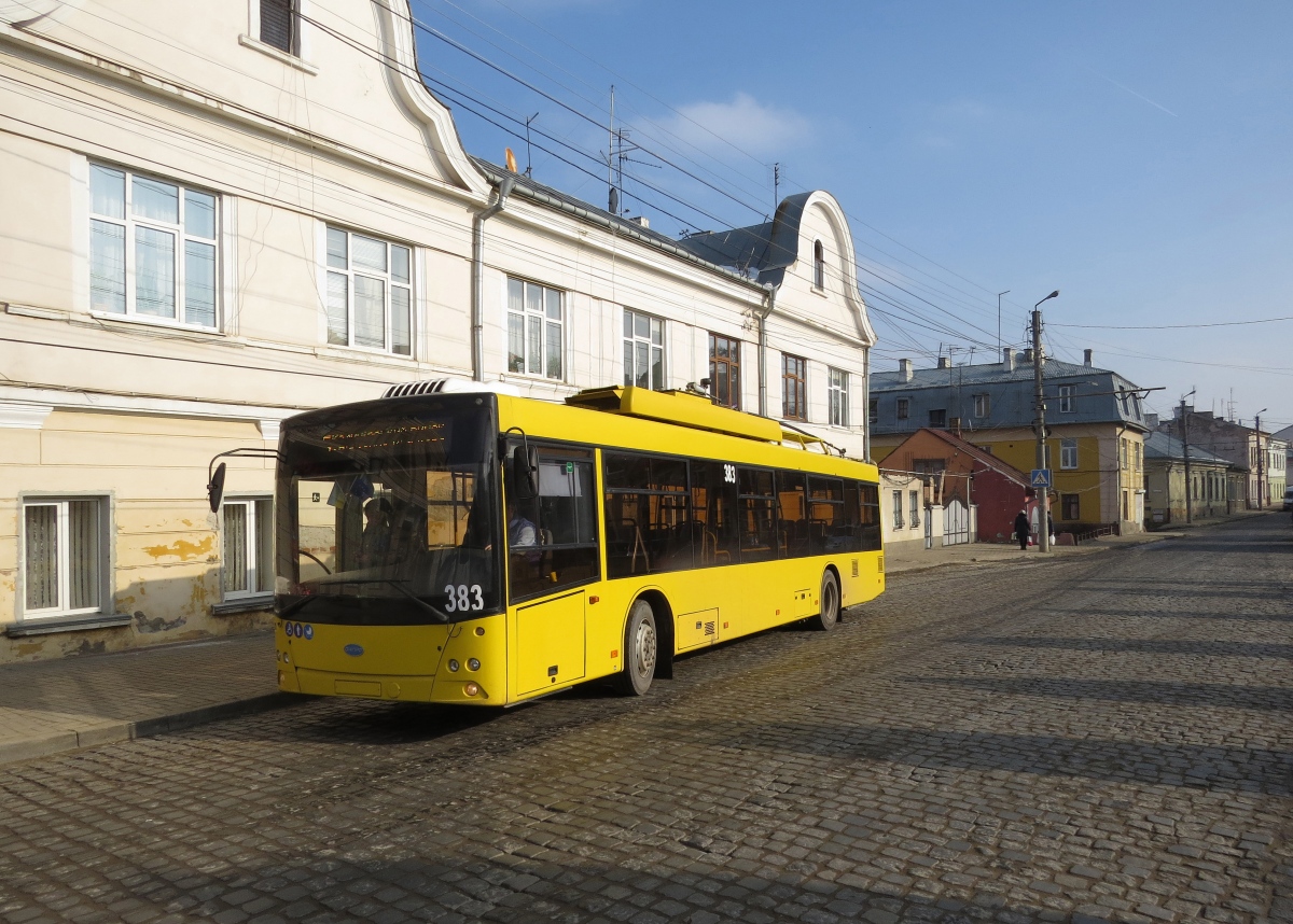 Черновцы, Дніпро Т203 № 383; Черновцы — Ремонт проспекта Независимости, изменение движения маршрутов 1, 5, 11.