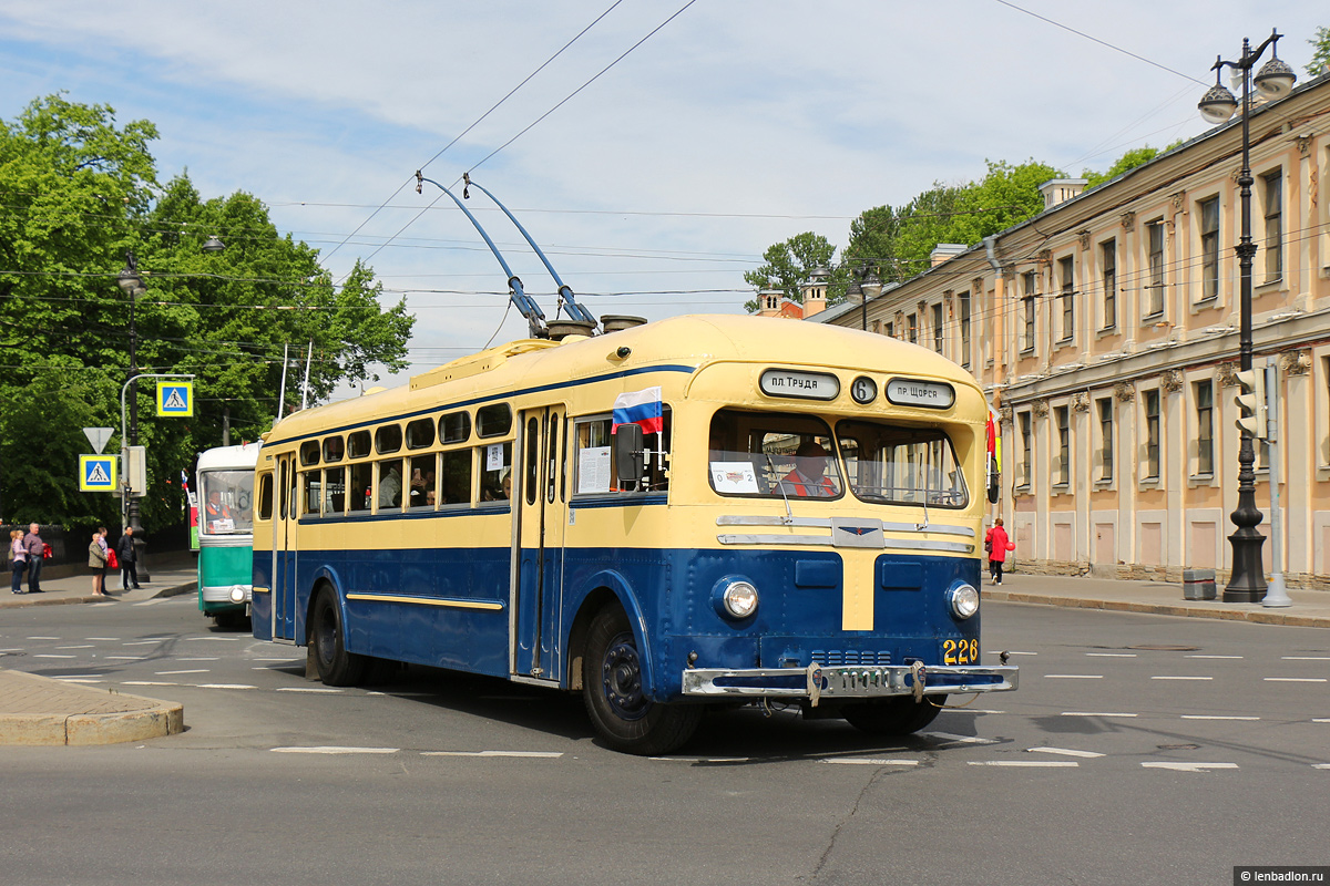 Санкт-Петербург, МТБ-82Д № 226; Санкт-Петербург — V Петербургский парад ретротранспорта