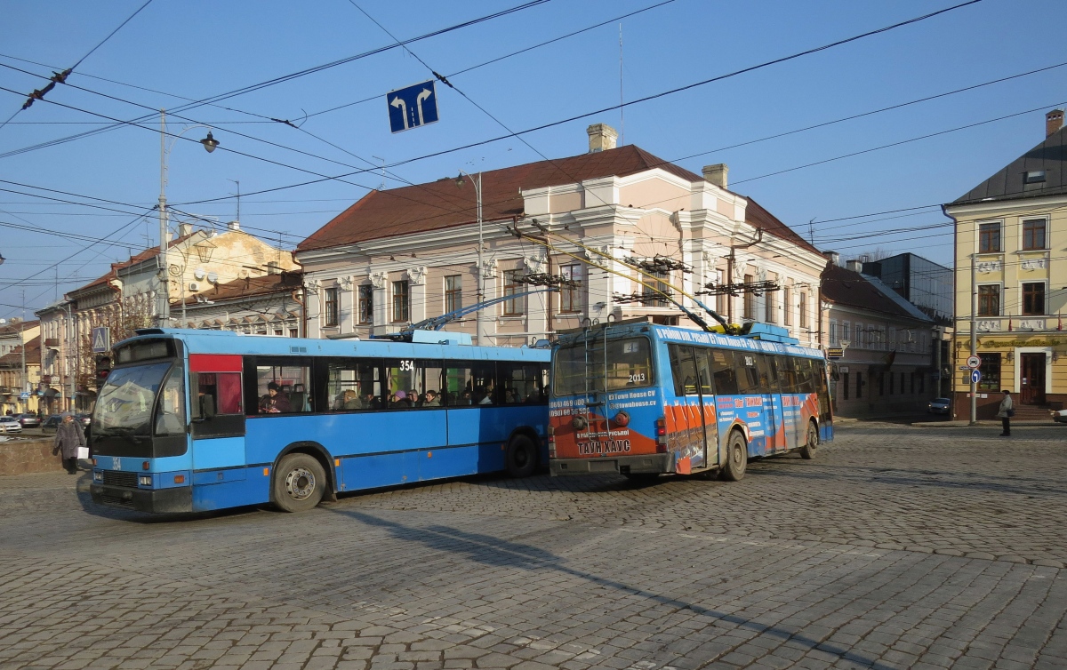 Černivci, Den Oudsten B88 Br. 354; Černivci, LAZ-52522 Br. 2013