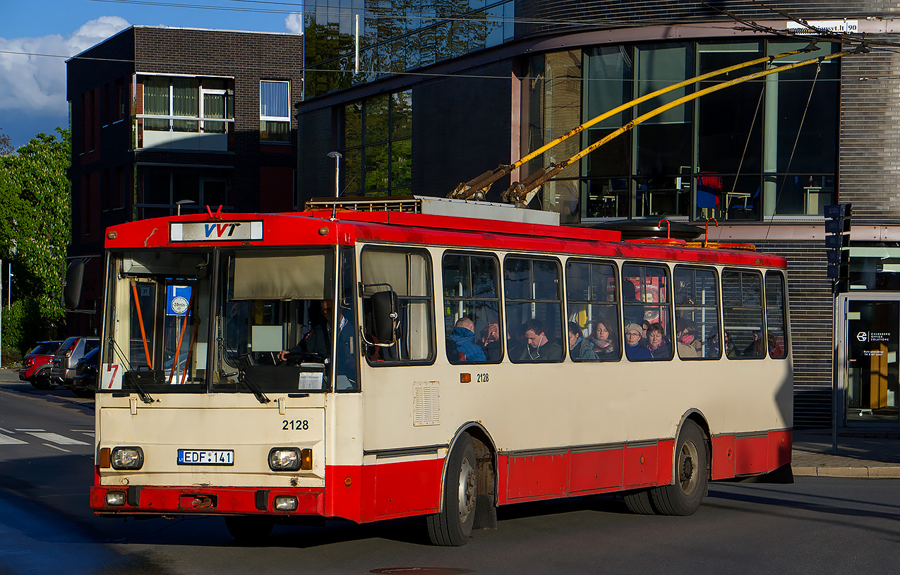 Vilnius, Škoda 14Tr10/6 # 2128 Vilnius, Škoda 14Tr10/6 # 2128