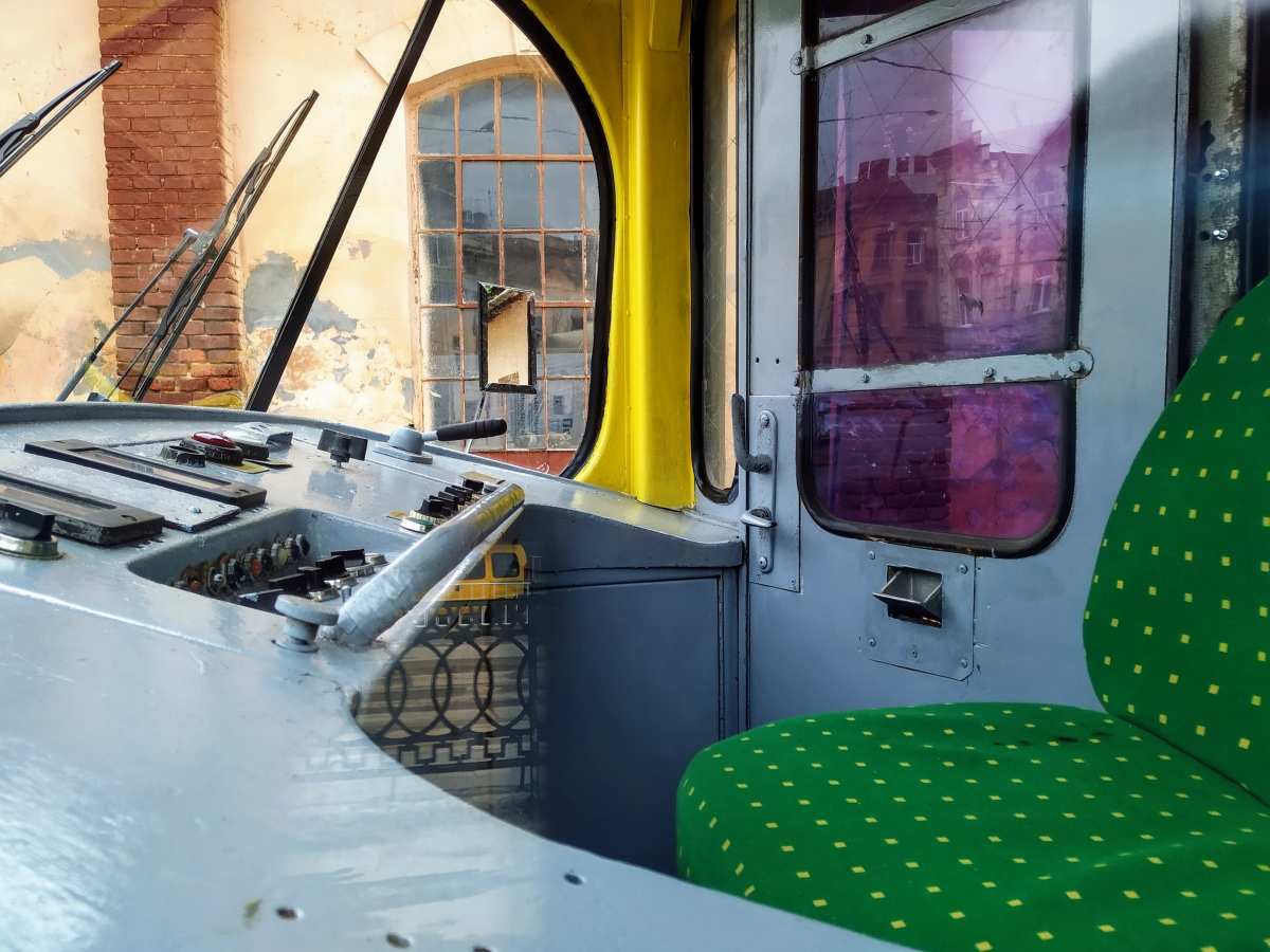 Львов, Tatra T4SU № 869