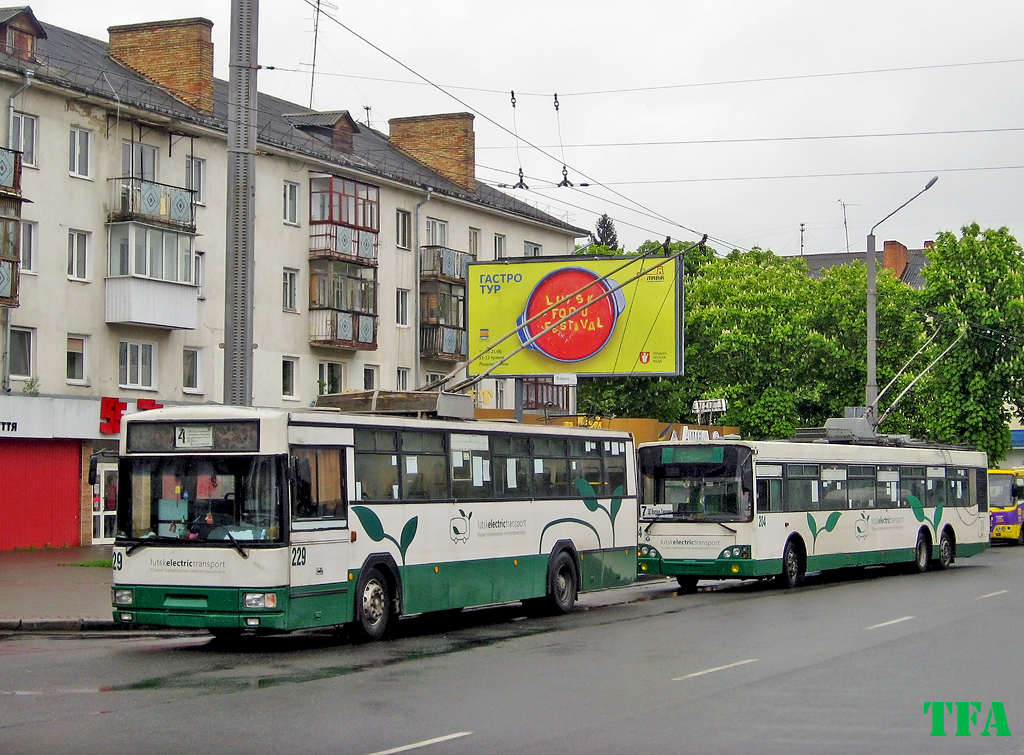 Луцк, MPK/Jelcz 120MT № 229; Луцк, Богдан E231 № 204
