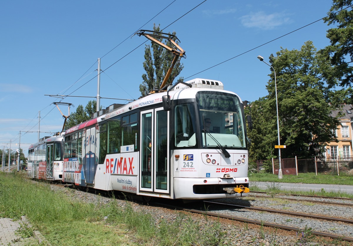 Оломоуц, Vario LFR.S № 242; Оломоуц, Vario LFR.S № 243