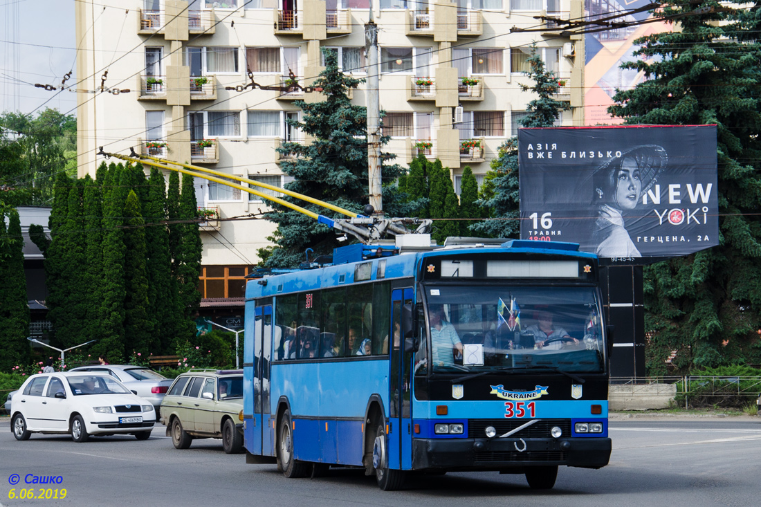 Černovice, Den Oudsten B88 č. 351