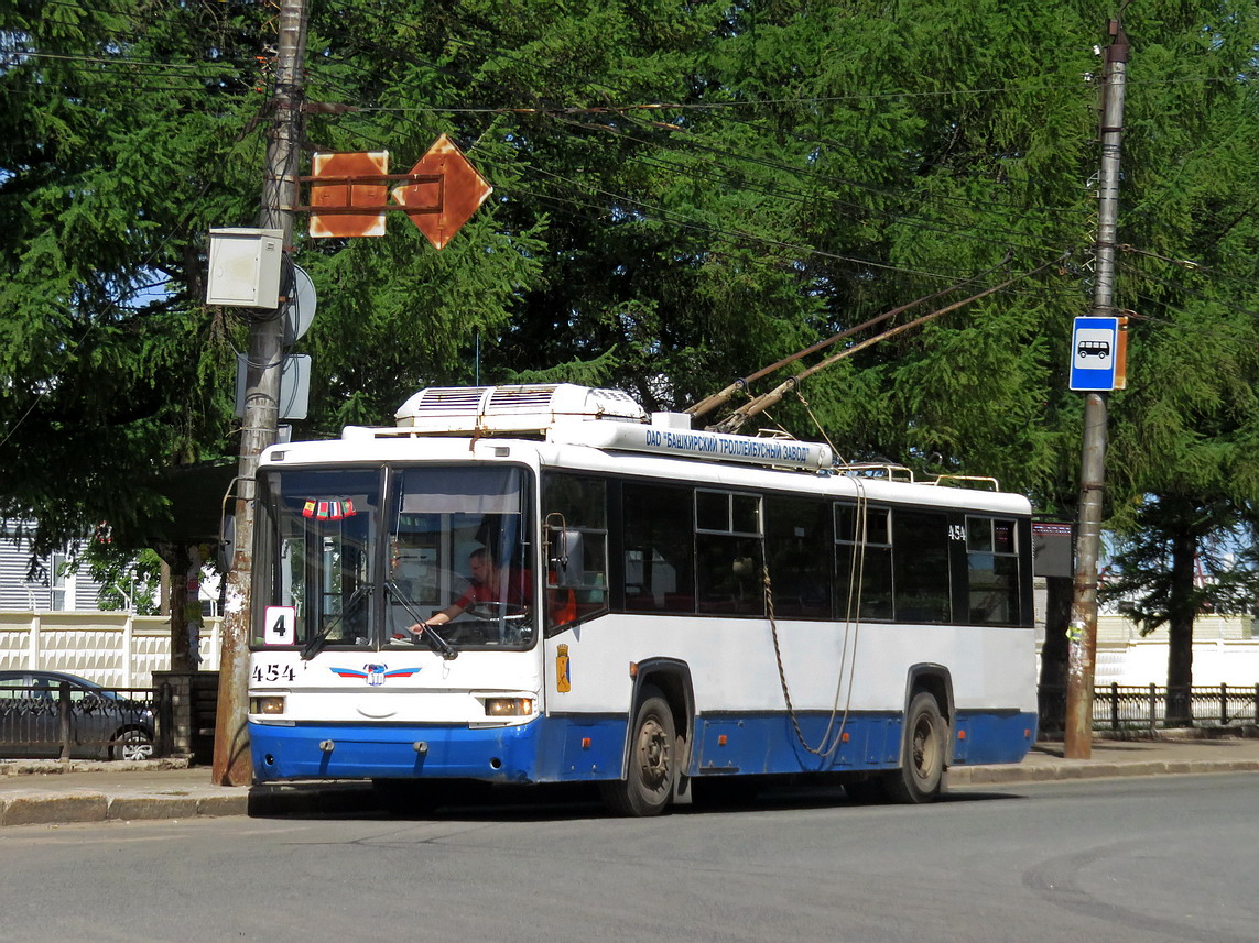 Киров, БТЗ-52767Р № 454