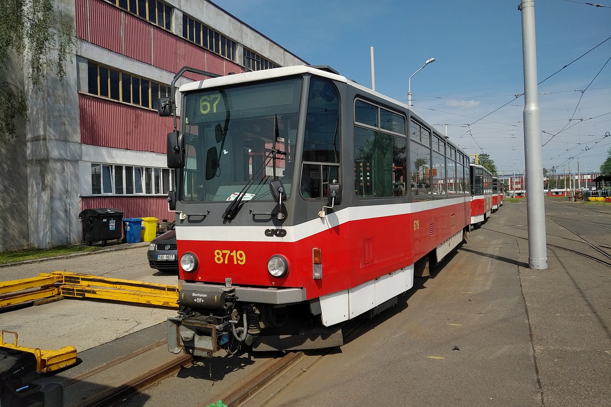Прага, Tatra T6A5 № 8719