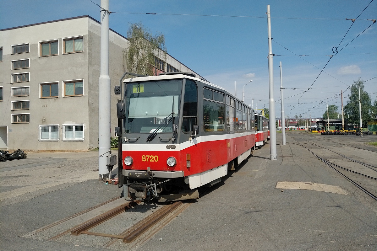 Прага, Tatra T6A5 № 8720
