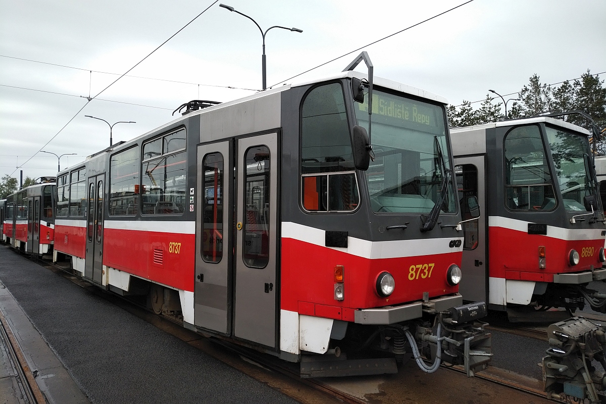 Прага, Tatra T6A5 № 8737