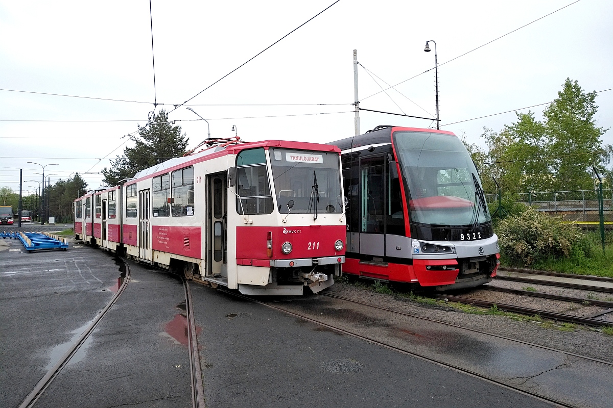 Prague, Tatra KT8D5 N°. 9105; Prague, Škoda 15T3 ForCity Alfa Praha N°. 9322