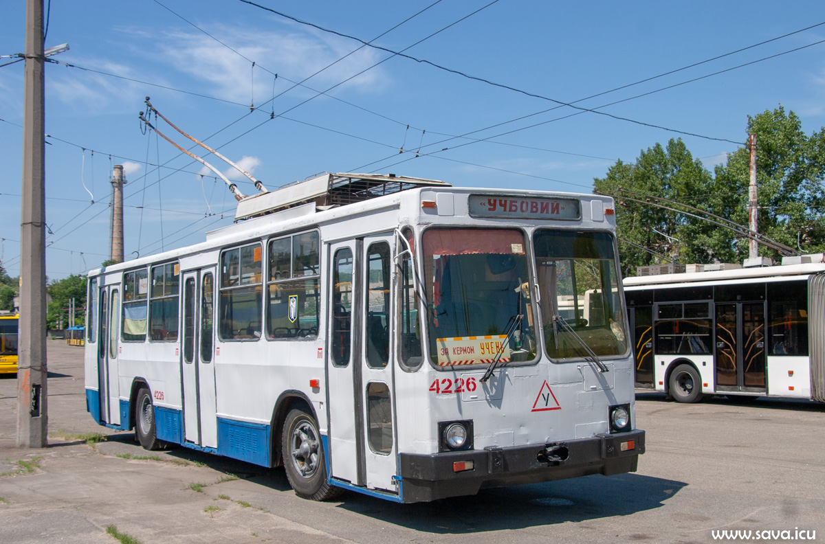 Киев, ЮМЗ Т2 № 4226