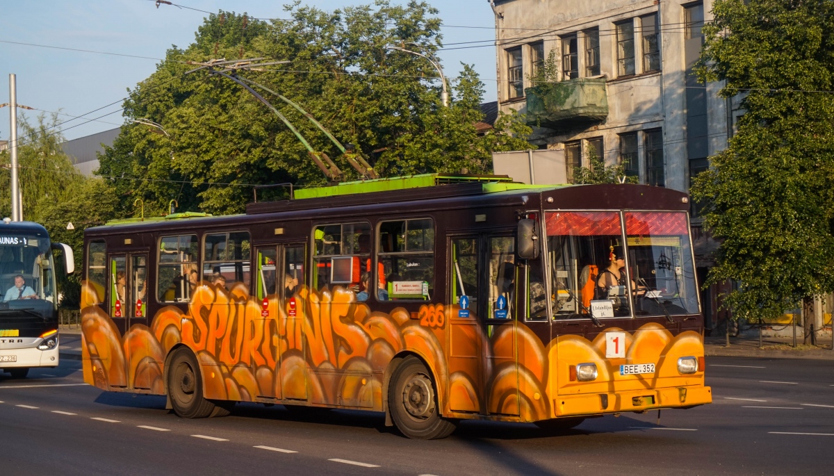 Каунас, Škoda 14Tr02/6 № 266