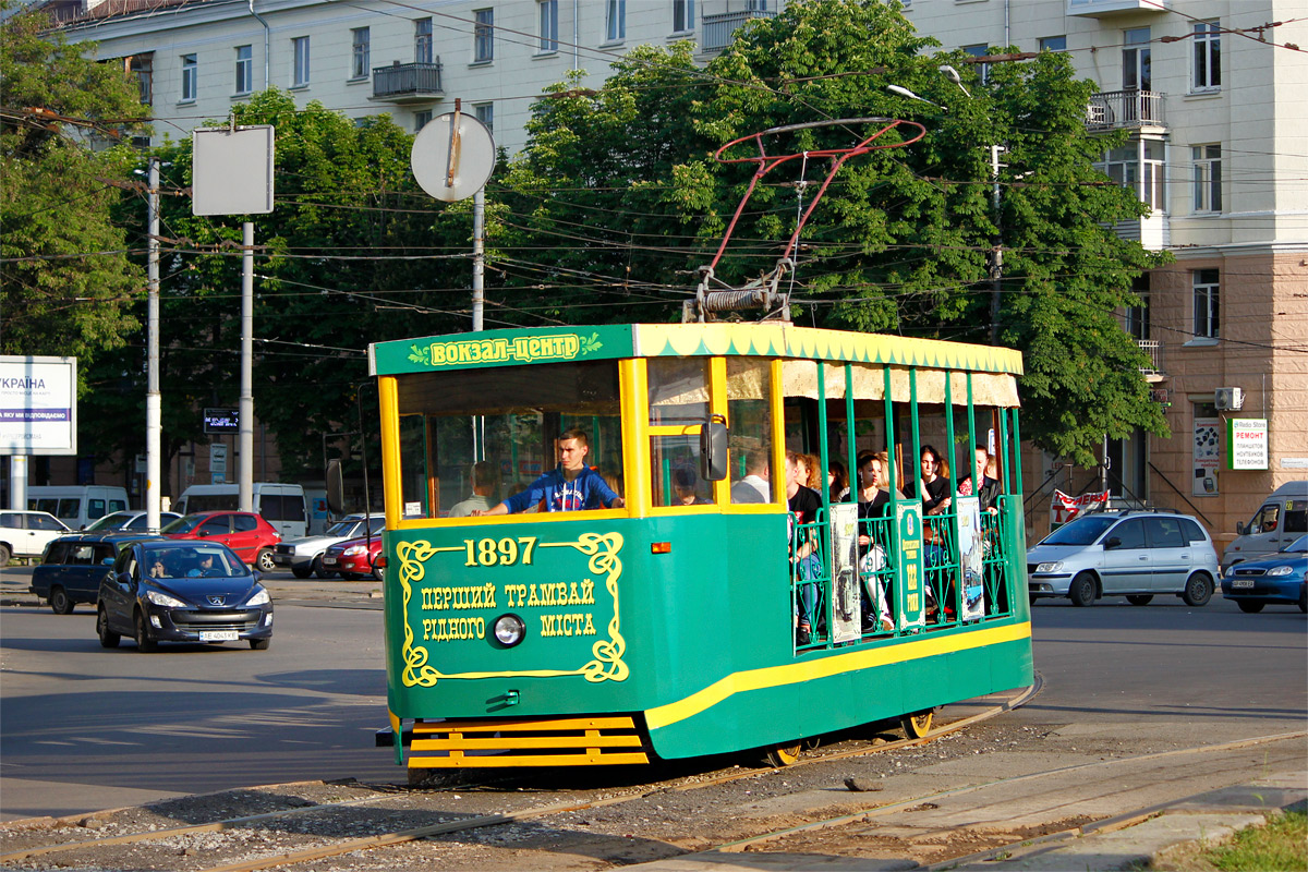 დნიპრო, 2-axle motor car № 001