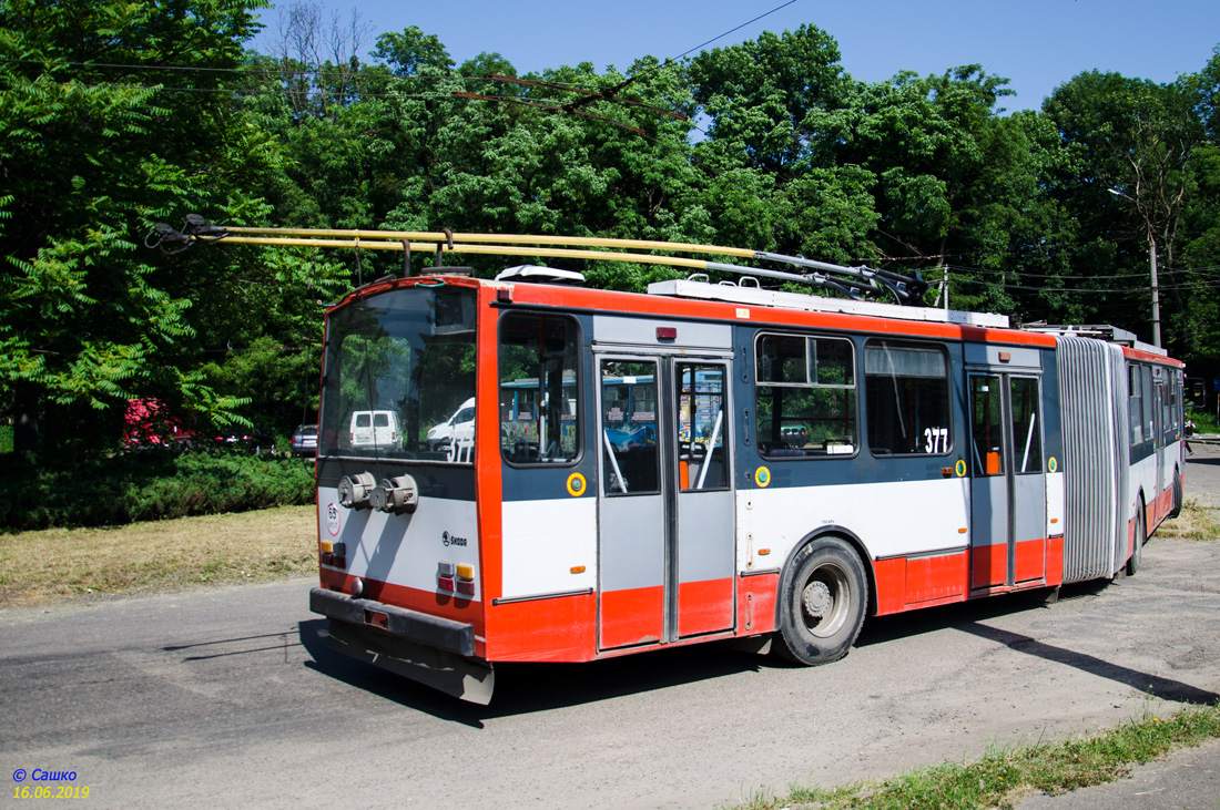 Черновцы, Škoda 15Tr13/7M № 377; Черновцы — Ремонт улицы Русской