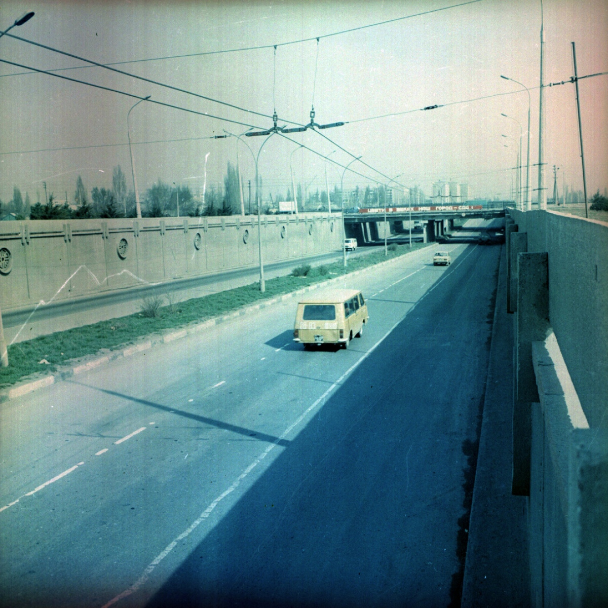比什凯克 — Old photos; 比什凯克 — Trolleybus lines and rings