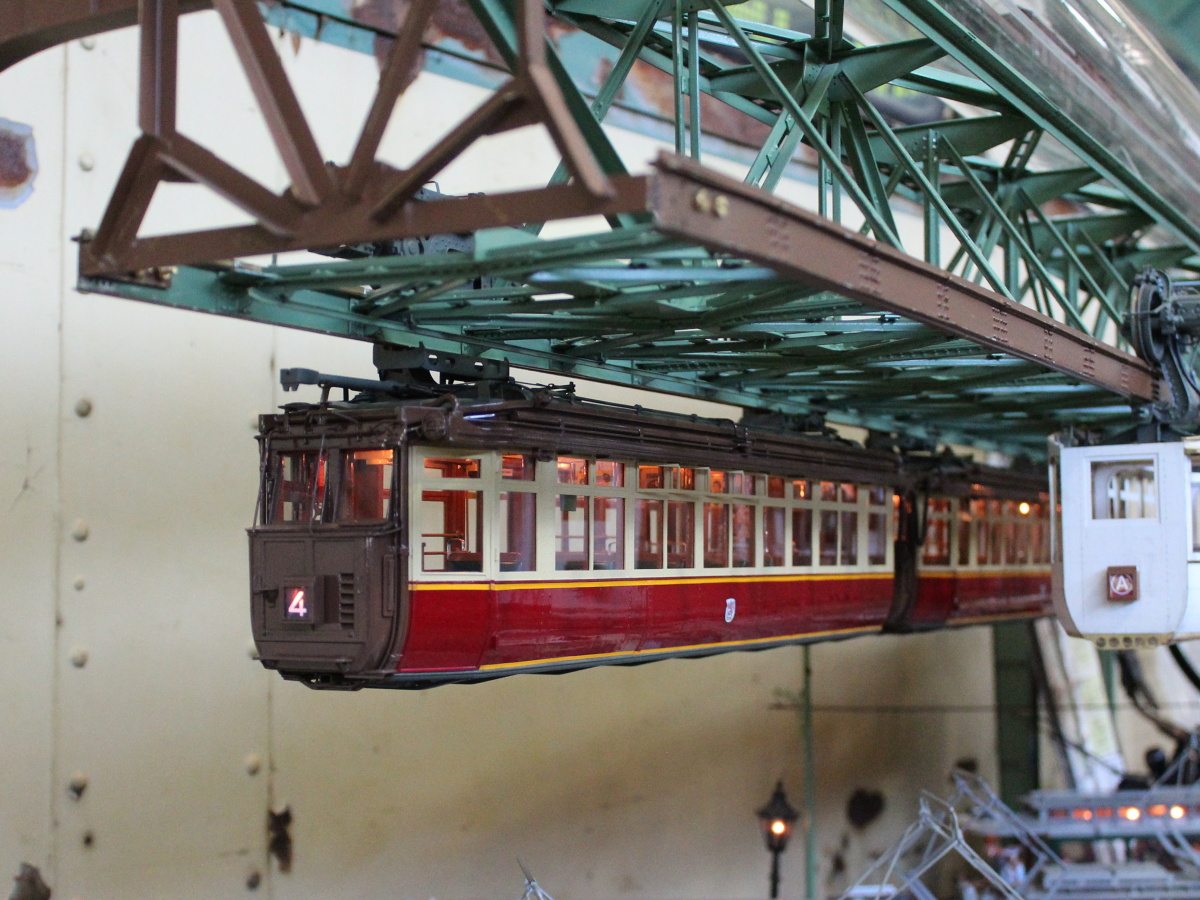 Modelling; Wuppertal — Schwebebahn — Miscellaneous photos