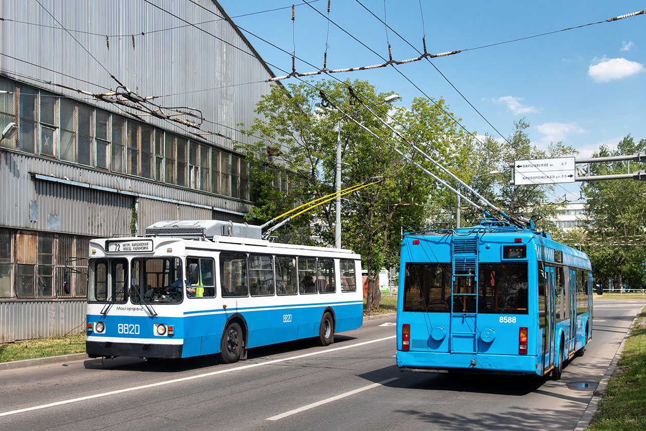 Москва, ЗиУ-682ГМ1 (с широкой передней дверью) № 8820; Москва, БКМ 321 № 8588