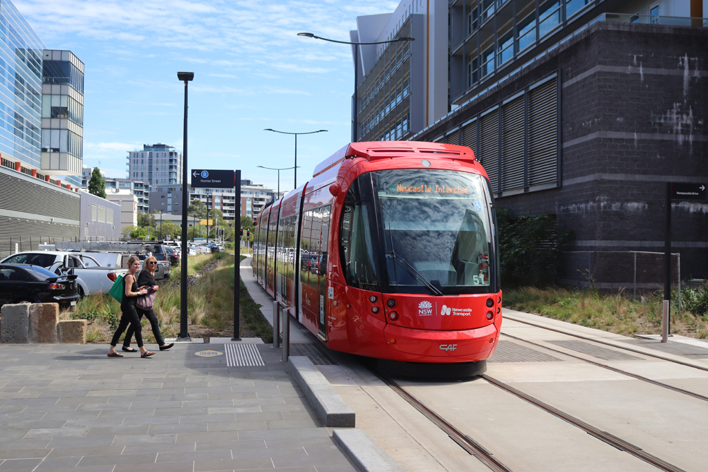 Ньюкасл, CAF Urbos 100 № 2151 (51)