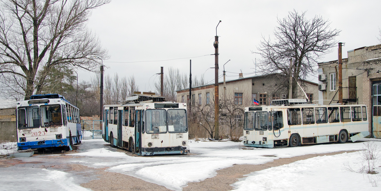 Vuhlehirsk, YMZ T2 # 2023; Vuhlehirsk, YMZ T2 # 536; Vuhlehirsk, YMZ T2 # 532