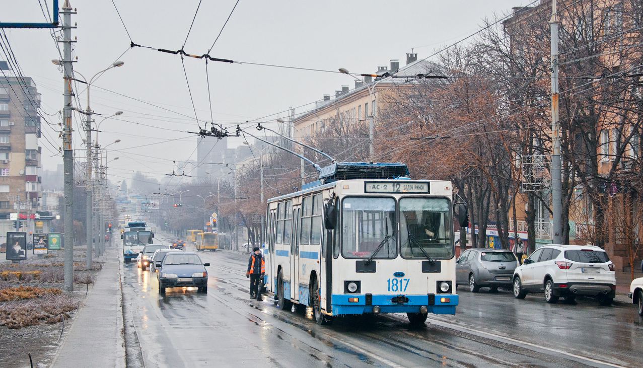 Мариуполь, ЮМЗ Т2 № 1817