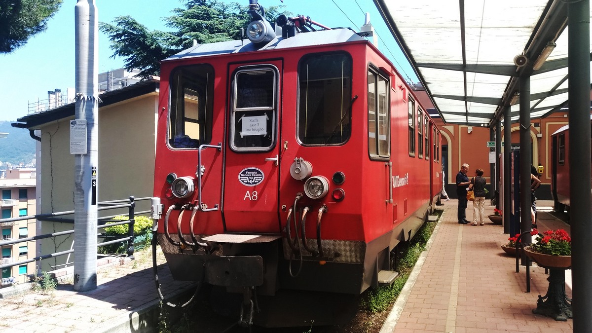 Genoa, Electric motrice č. A8; Genoa — Interurban Genova — Casella