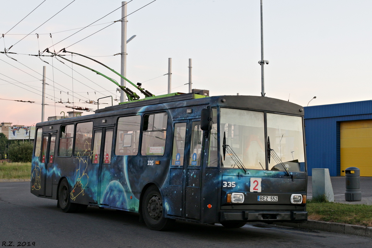 Каунас, Škoda 14Tr01 № 335
