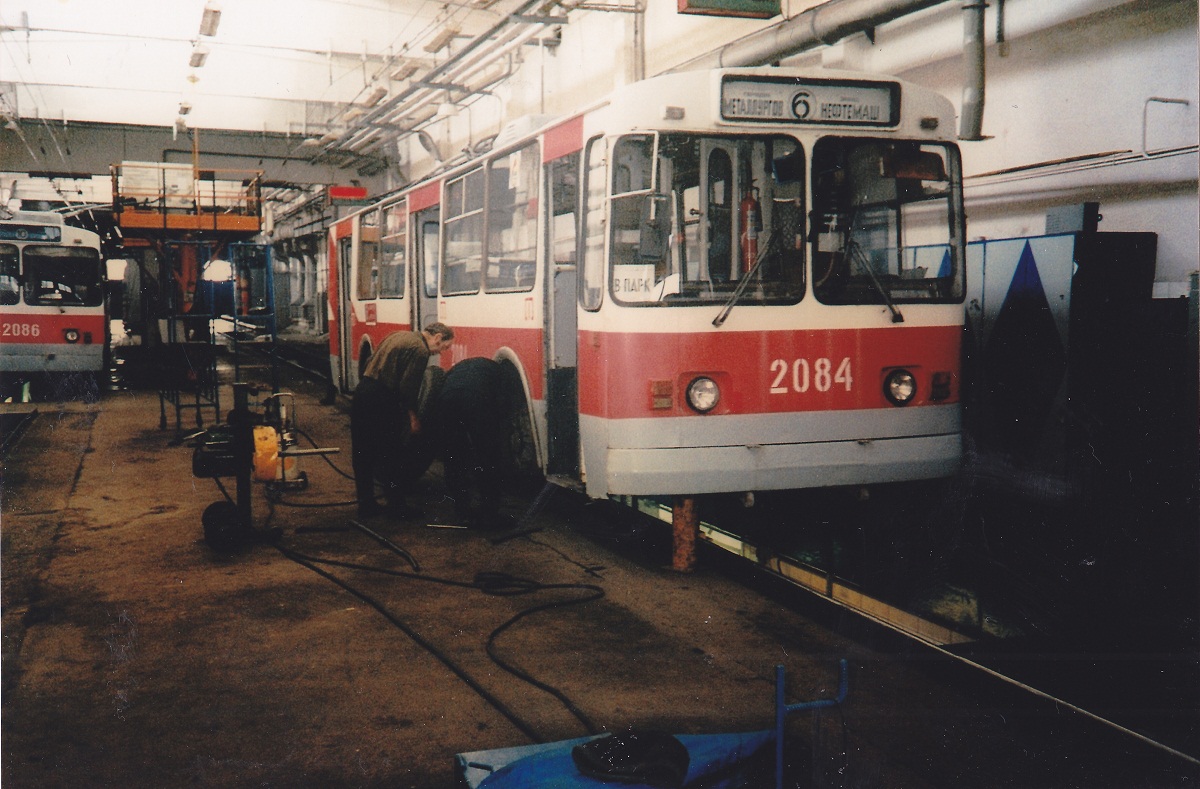 Ижевск, ЗиУ-682В [В00] № 2084; Ижевск — Троллейбусный парк № 2