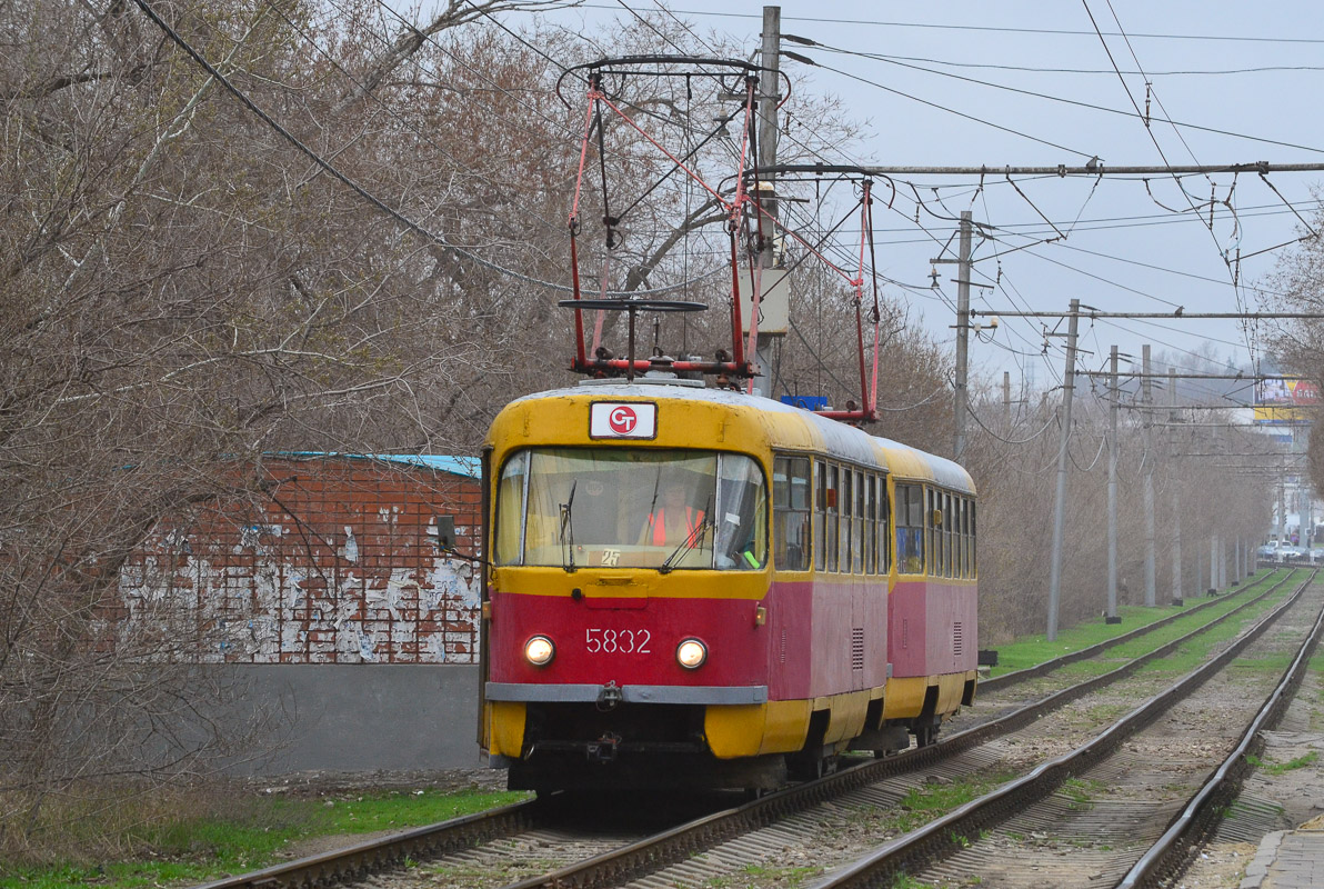Volgograd, Tatra T3SU # 5832