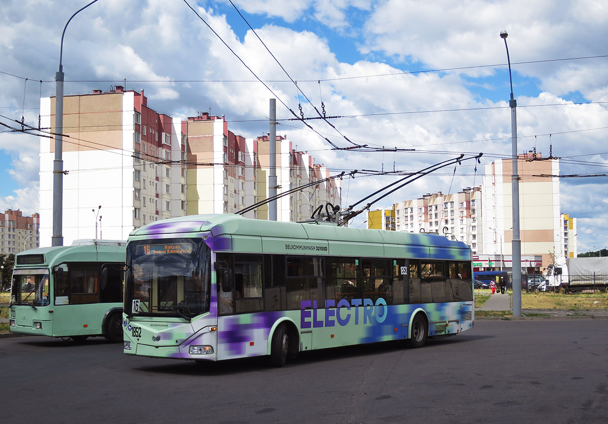 Гомель, БКМ 32100D № 1852