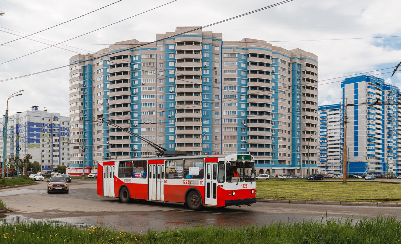 Izhevsk, ZiU-682V Br. 1223