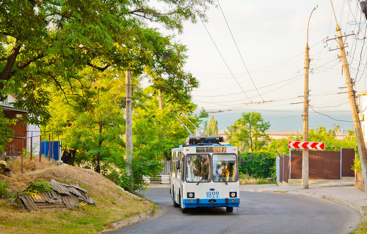 Мариуполь, ЮМЗ Т2 № 1822