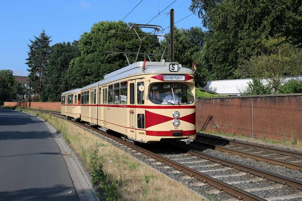 Hanover, Duewag GT6 # 522; Hanover, Duewag B4 # 1513 Hanover, Duewag GT6 # 522; Hanover, Duewag B4 # 1513