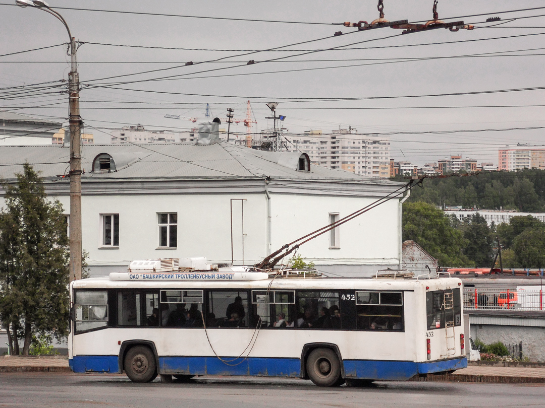 Киров, БТЗ-52764Р № 452