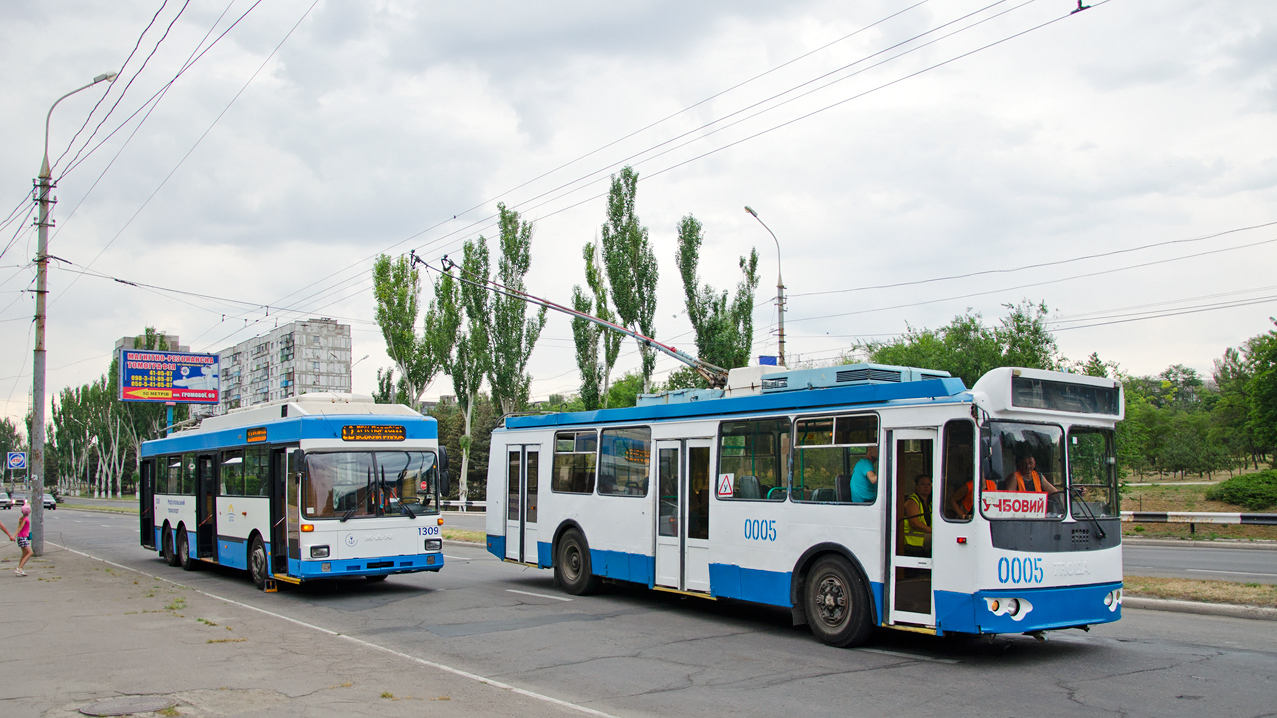 Mariupol, MAN/Gräf & Stift 860 SL172HO № 1309; Mariupol, ZiU-682G-016.02 № 0005