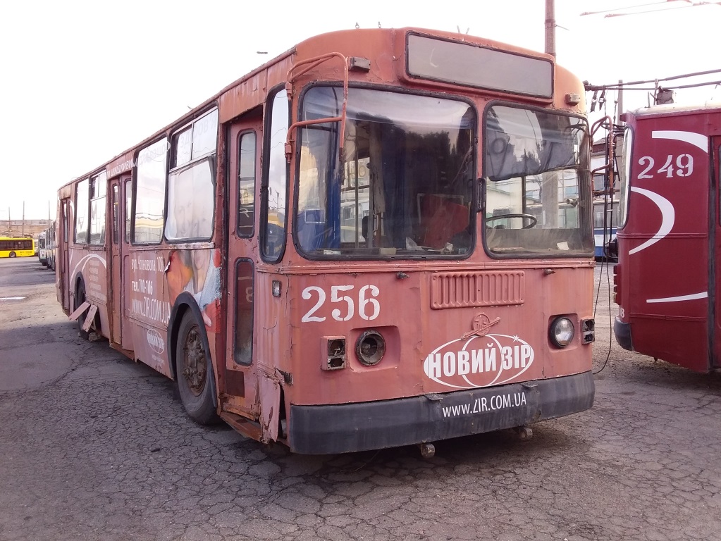 Hmelnyickij, ZiU-682G [G00] — 256