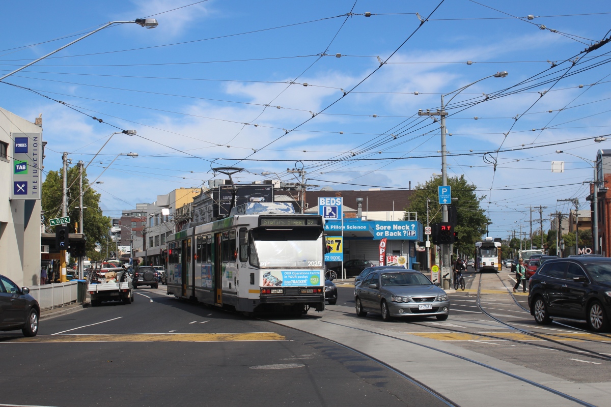 Мельбурн, Comeng B2 Class № 2025