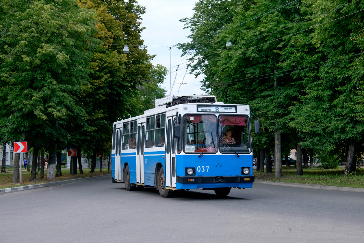 Сумы, ЮМЗ Т2 № 037
