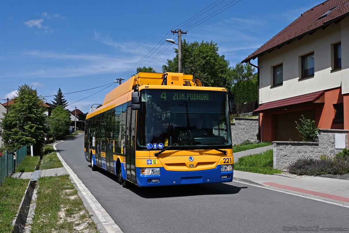 Злин, Škoda 30Tr SOR № 221