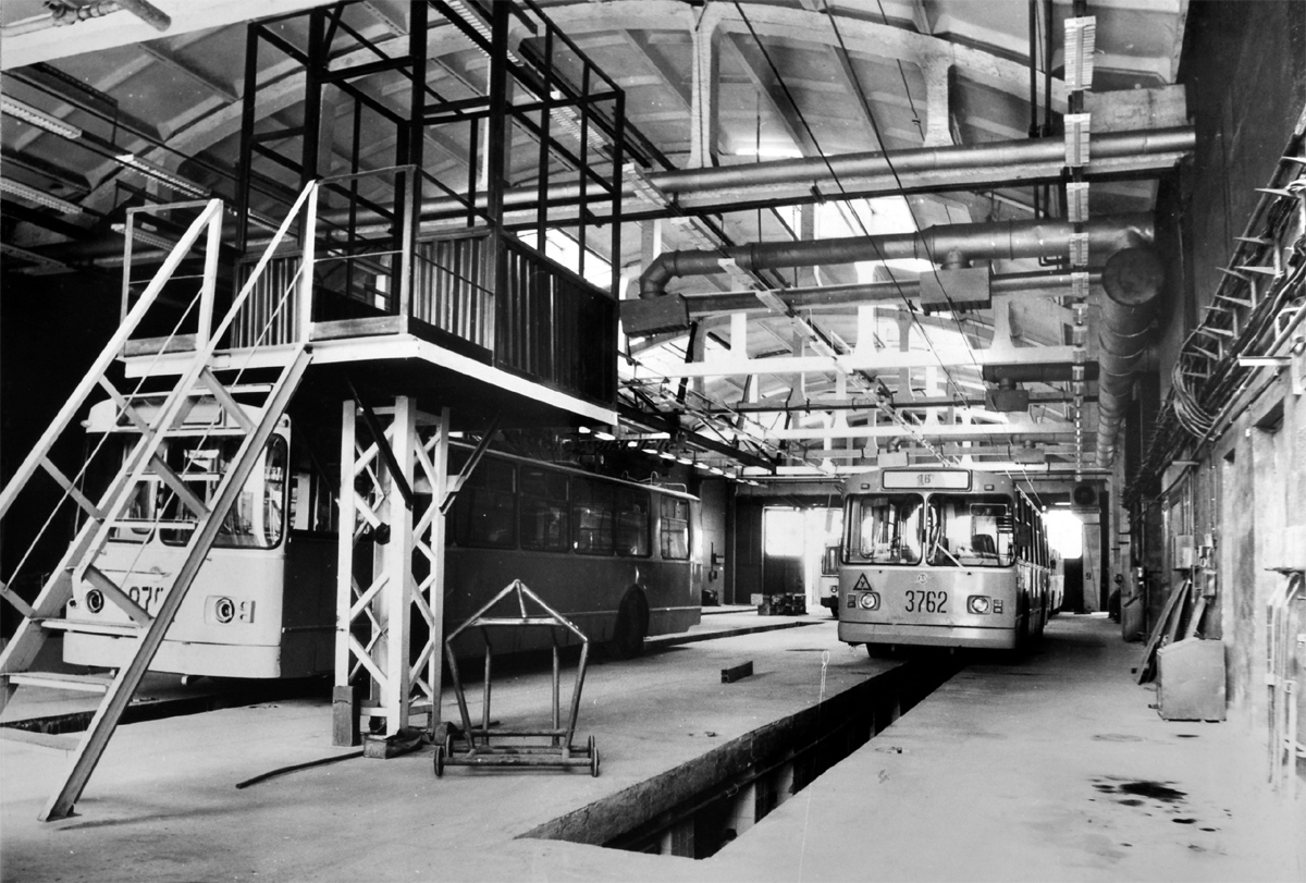 Chelyabinsk, ZiU-682V-012 [V0A] № 3762; Chelyabinsk, ZiU-682V-012 [V0A] № 3701; Chelyabinsk — Historical photos