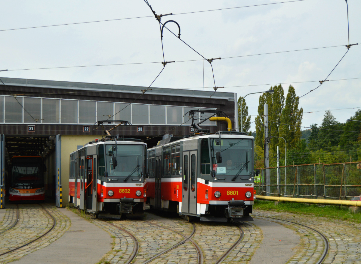 Praha, Tatra T6A5 č. 8602
