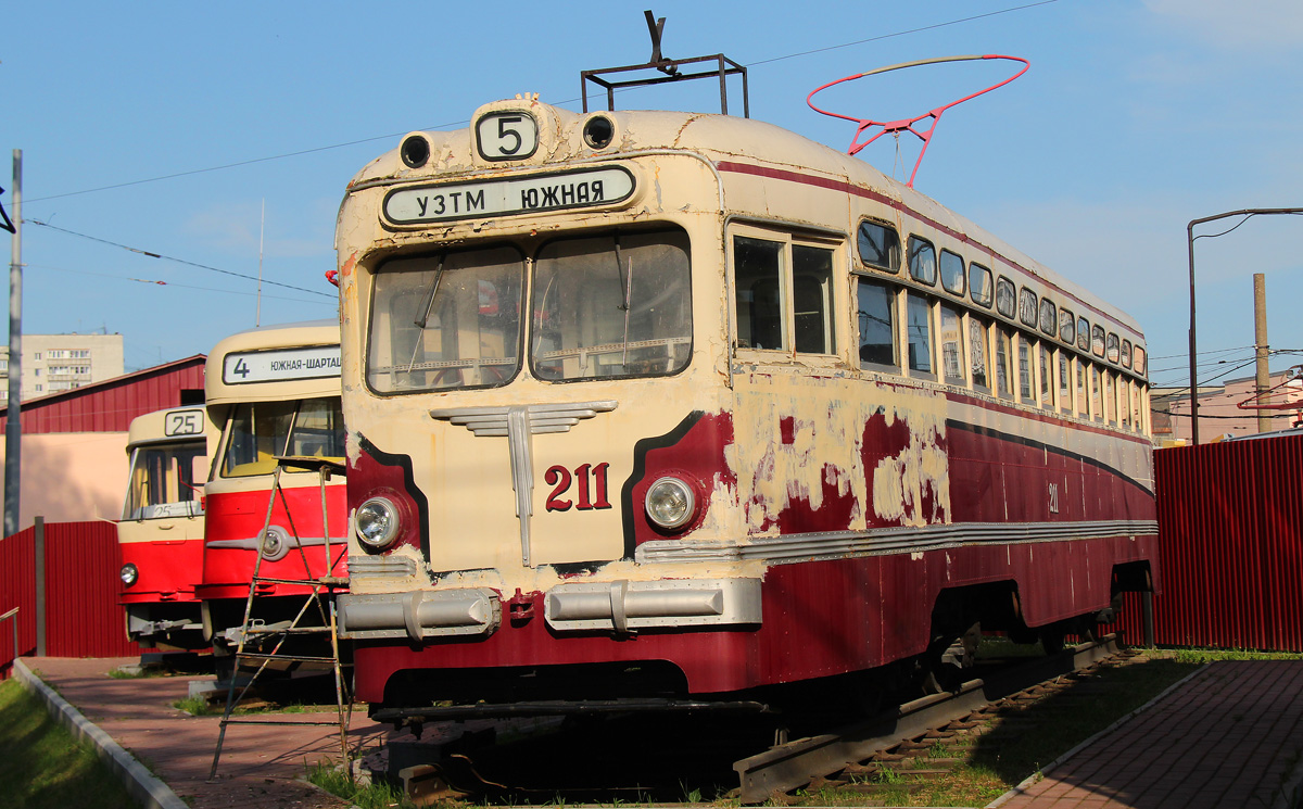 Екатеринбург, МТВ-82 № 211