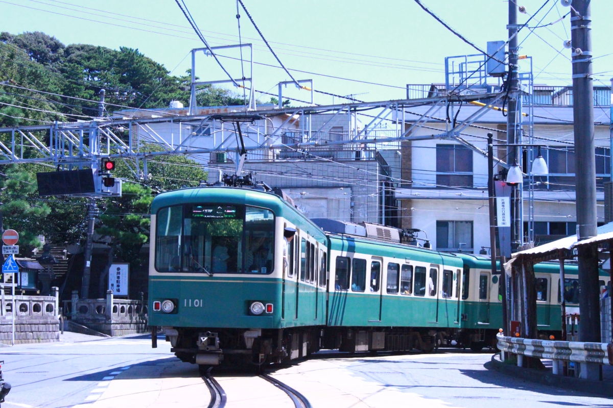 Fujisawa, Enoshima Electric Railway 1000 series # 1101; Fujisawa, Enoshima Electric Railway 1000 series # 1151 Fujisawa, Enoshima Electric Railway 1000 series # 1101; Fujisawa, Enoshima Electric Railway 1000 series # 1151