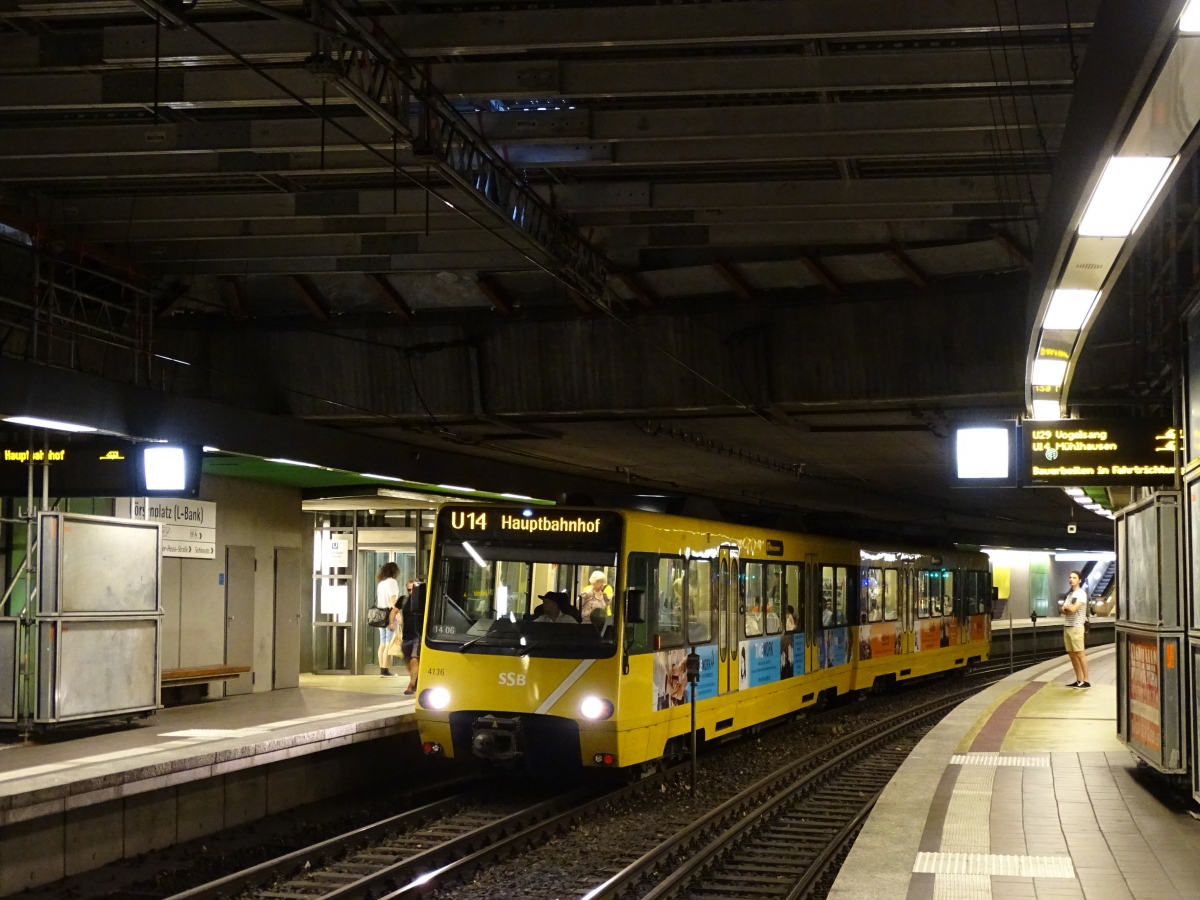 Stuttgart, Duewag DT8.S — 4136 Stuttgart, Duewag DT8.S — 4136